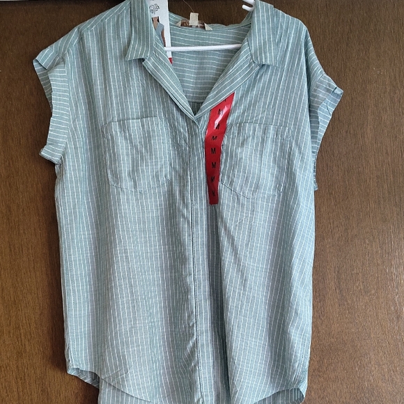 Spring Top - Picture 1 of 4